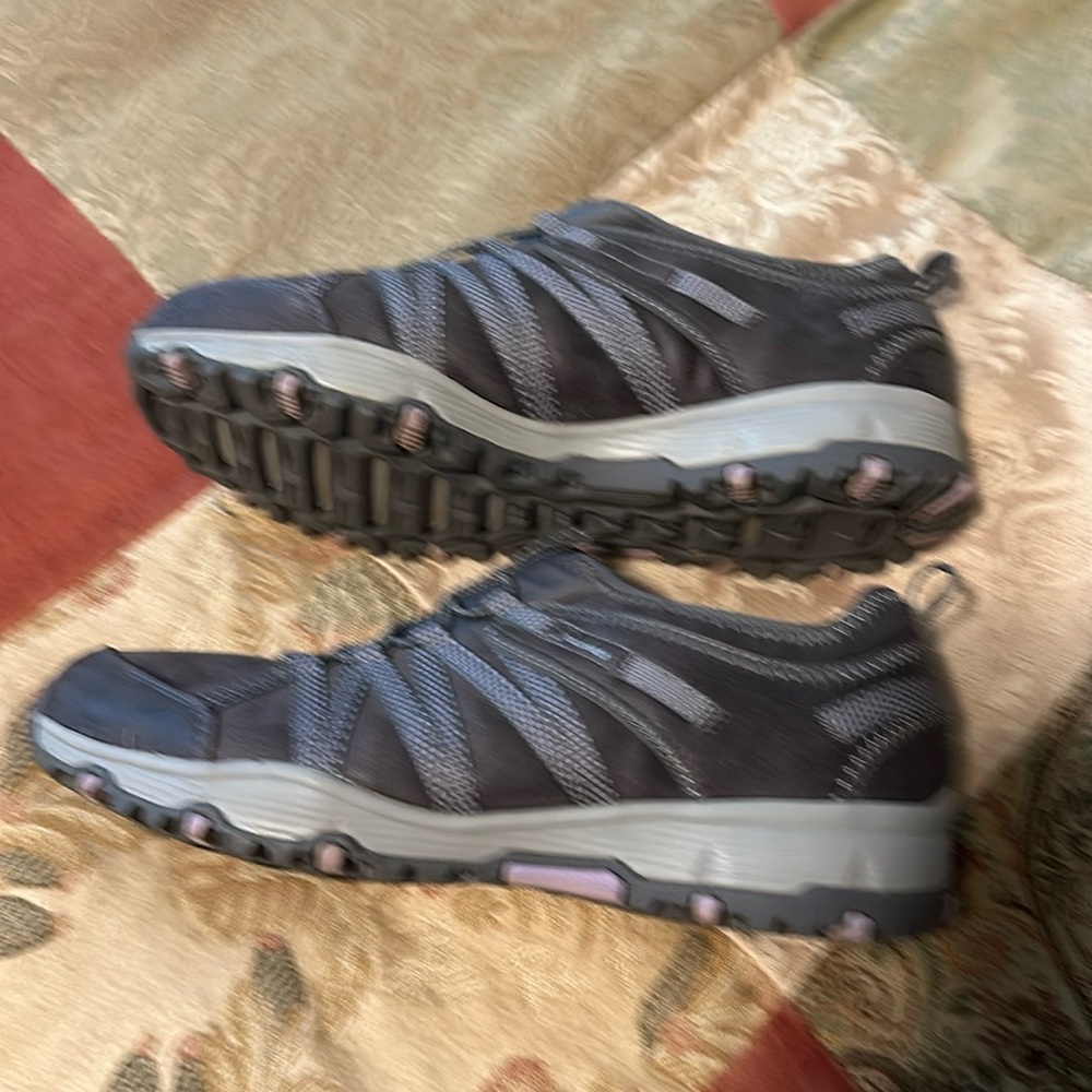 Skechers